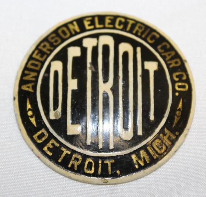1911-1918 Detroit Electric Car Company Hubcap Emblem Badge (1 of 2)