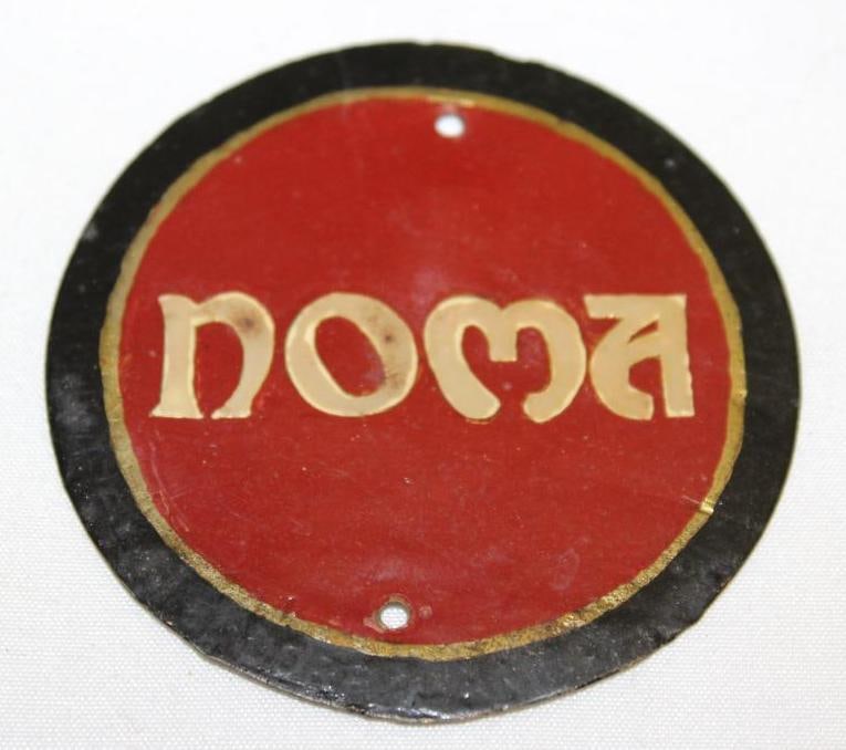1919-1923 Noma Brass Hubcap Emblem Badge (1 of 2)