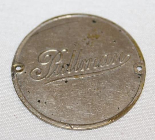 1916 Pullman Motor Car Co Hubcap Emblem Badge (1 of 2)