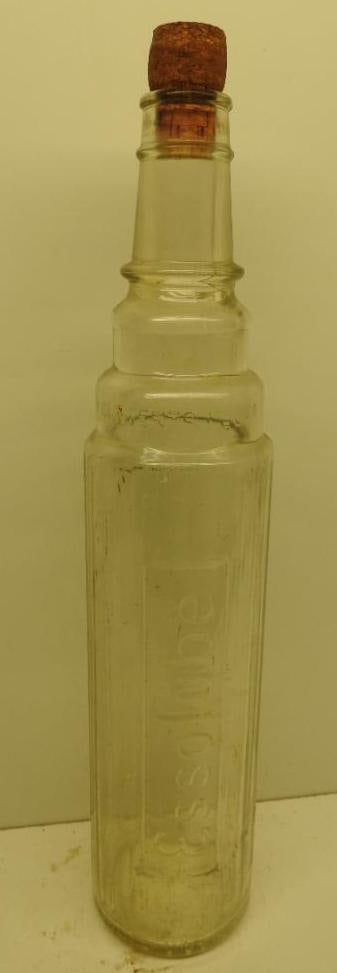 Essolube Motor Oil Imperial Quart Bottle (1 of 3)