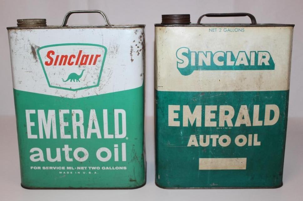 Group of Two Sinclair Emerald 2 Gallon Motor Oil Cans (1 of 4)