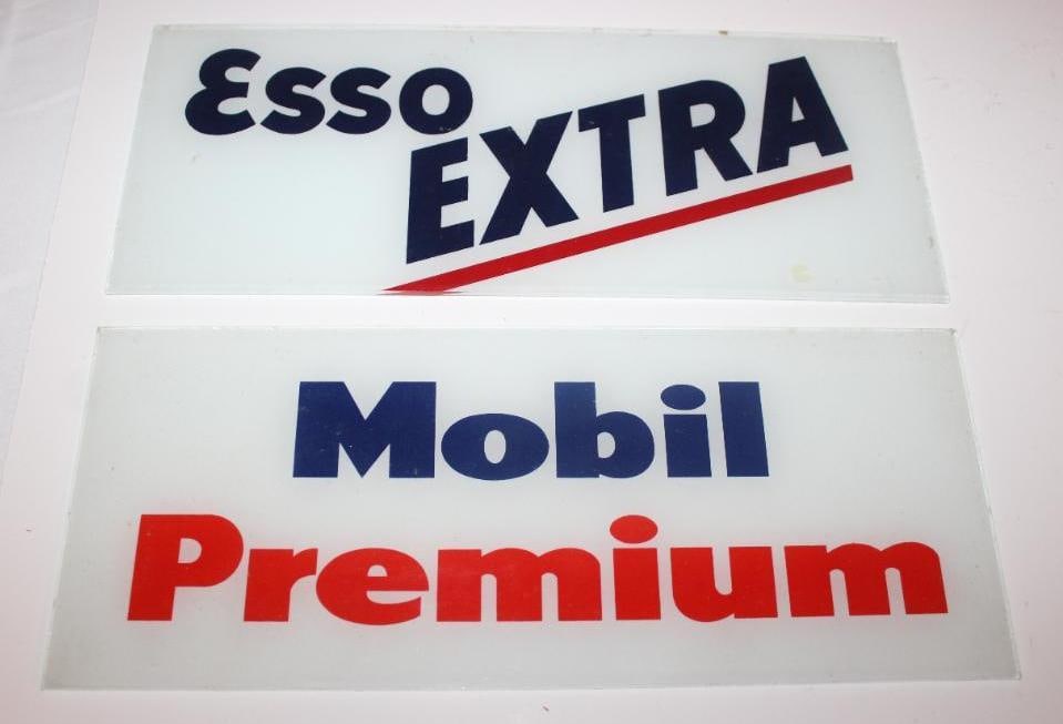 Group of 2 Mobil and Esso Gas Pump Ad Glass (1 of 5)