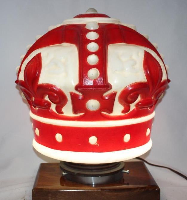 Standard Red Crown Gas Pump Globe (1 of 7)
