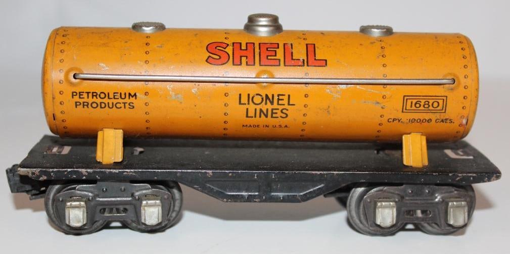 Shell Oil Co Lionel Train Tanker Car (1 of 4)