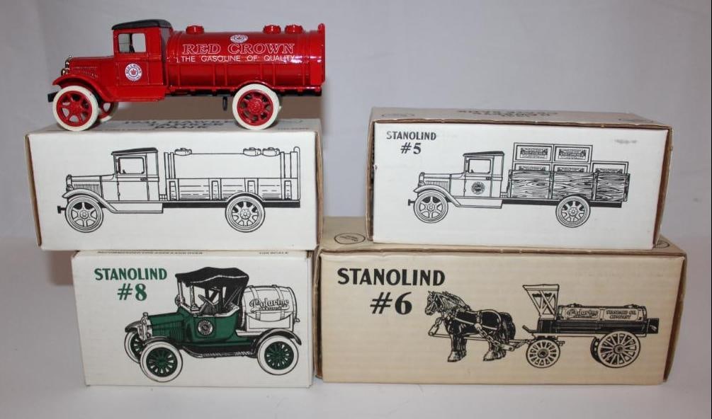 Group of 4 Standard Oil Gas Station Ertl Die Cast Truck Banks (1 of 4)