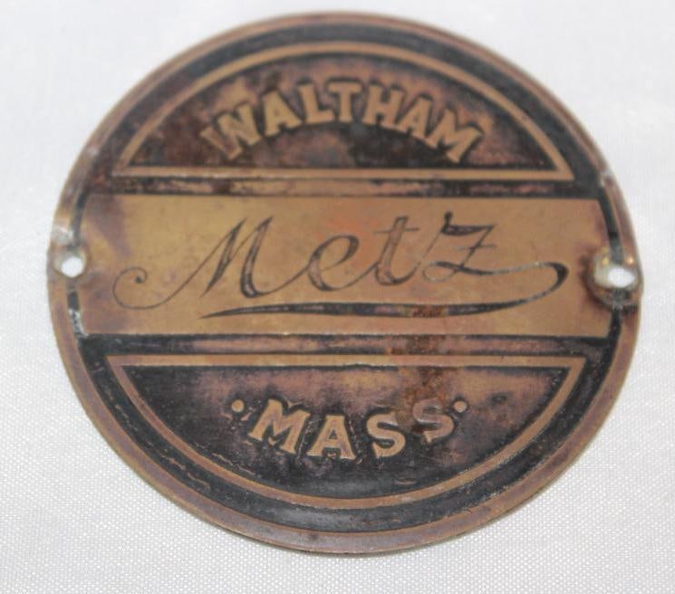 1909-1911 Metz Motor Car Co Brass Radiator Emblem Badge (1 of 2)