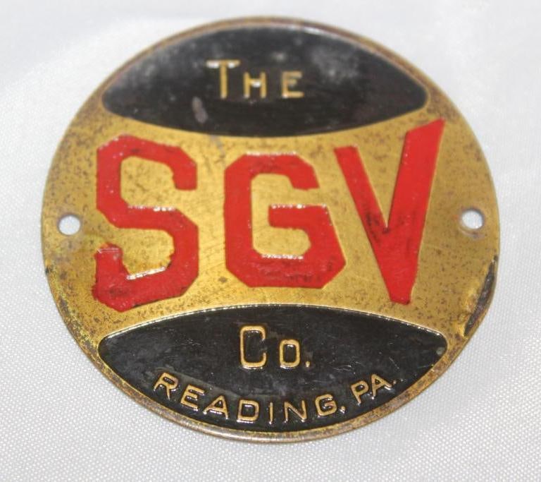 1911-1915 SGV Brass Hubcap Emblem Badge (1 of 2)