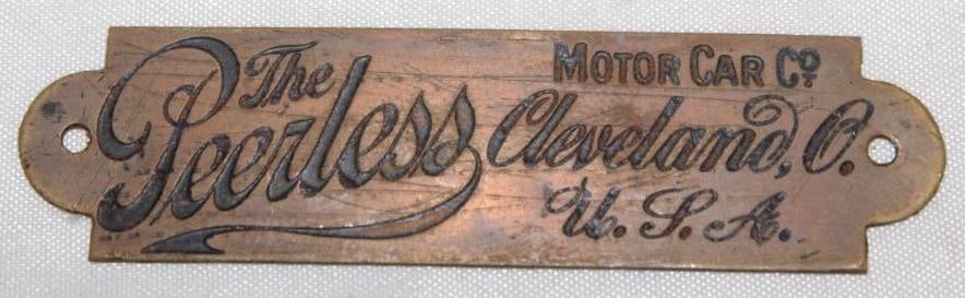 Early Brass Peerless 1902-1907 Emblem Badge (1 of 2)