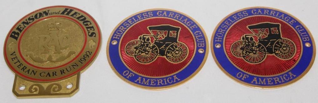 Group of 3 Horses Carriage and Veteran Car Emblem Badges (1 of 4)