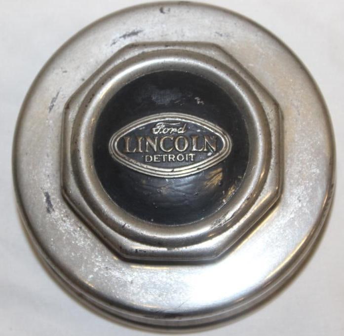 1920's Ford Lincoln Automobile Threaded Hubcap (1 of 2)