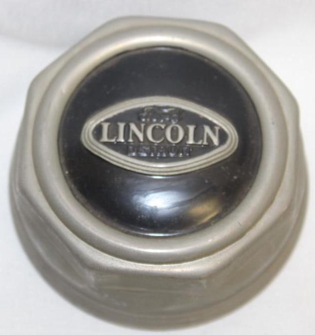 1920's Ford Lincoln Automobile Threaded Hubcap (1 of 2)