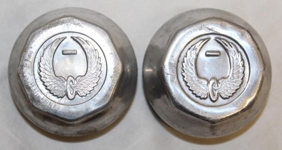 Group of 2 1925-1928 Chevrolet Wing and Wheel Automobile Threaded Hubcaps (1 of 2)