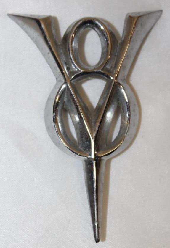 1933-1935 Ford Truck V8 Radiator Emblem Badge (1 of 2)