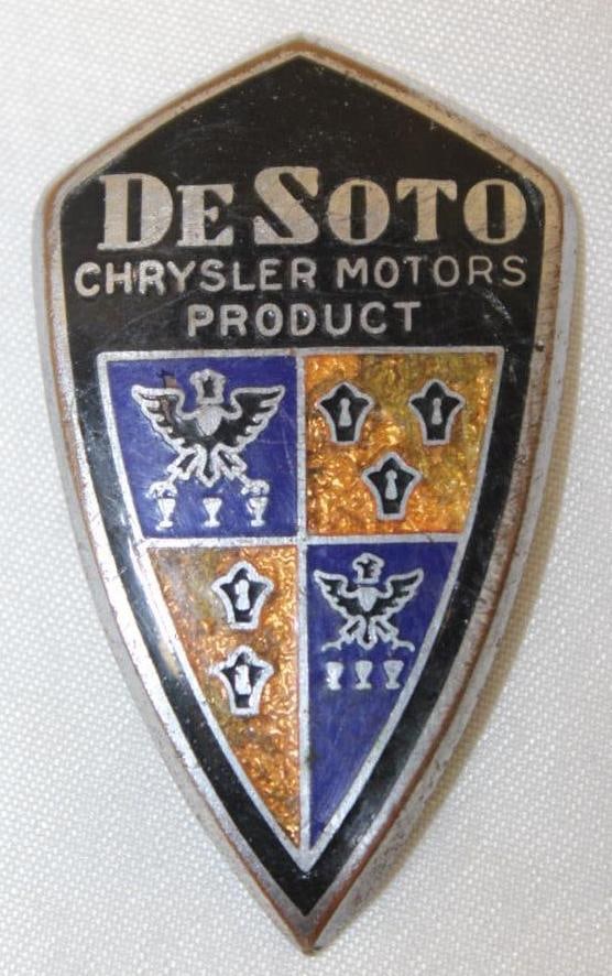 1932-1933 Chrysler DeSoto Radiator Emblem Badge (1 of 2)