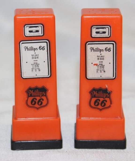 Phillips 66 Advertising Gas Pump Salt and Pepper Shakers (1 of 6)