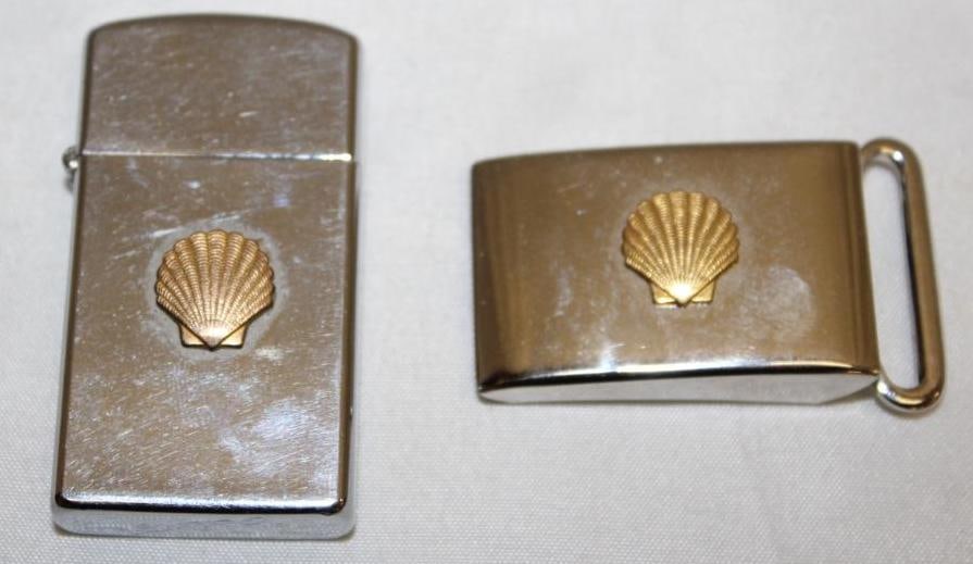 Group of 2 Shell Advertising Zippo Lighter and Belt Buckle (1 of 4)
