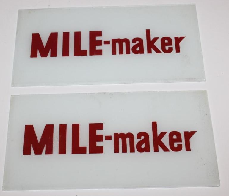 Pair of Marathon Mile-Maker Gas Pump Ad Glass (1 of 2)