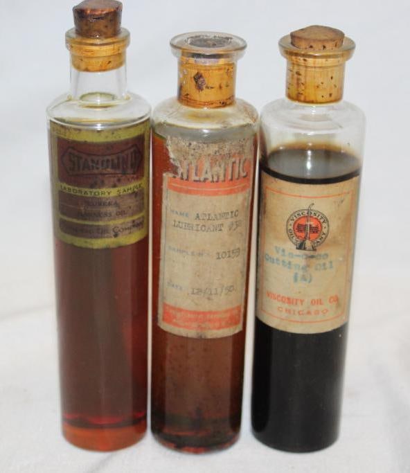 Group of 3 Atlantic Viscosity and Stanolind Oil Sample Bottles (1 of 3)
