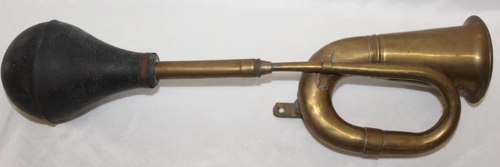 Early Brass Automobile Bulb Horn (1 of 3)