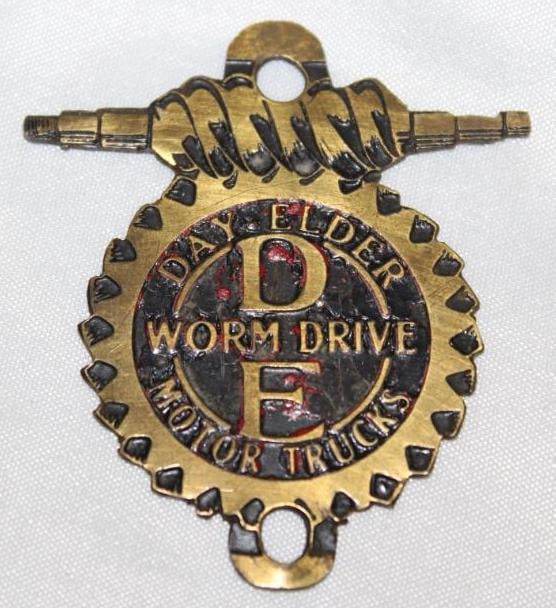 1918-1937 Day-Elder Truck Worm Drive Emblem Badge: 2.25" x 2"