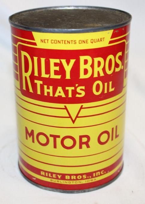 Riley Brothers Metal One Quart Oil Can (1 of 4)