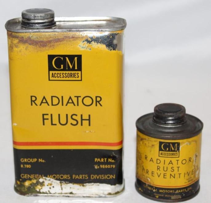 Group of 2 GM Accessories Radiator Flush and Rust Preventative (1 of 2)