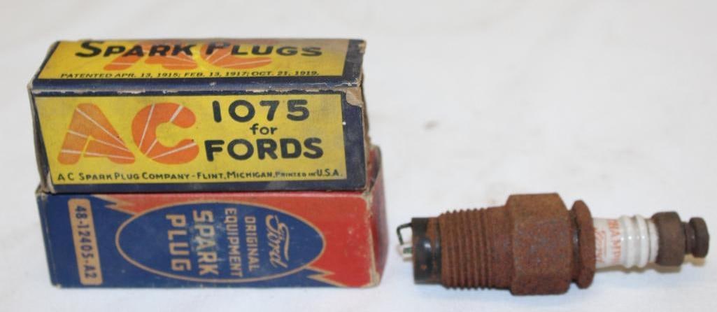 Group of 3 Ford Spark Plugs and Boxes (1 of 4)