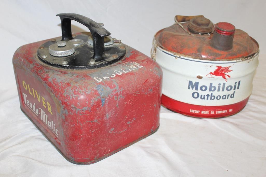 Group of 2 Oliver Tractor and Mobil Outboard Gas & Oil Cans (1 of 4)