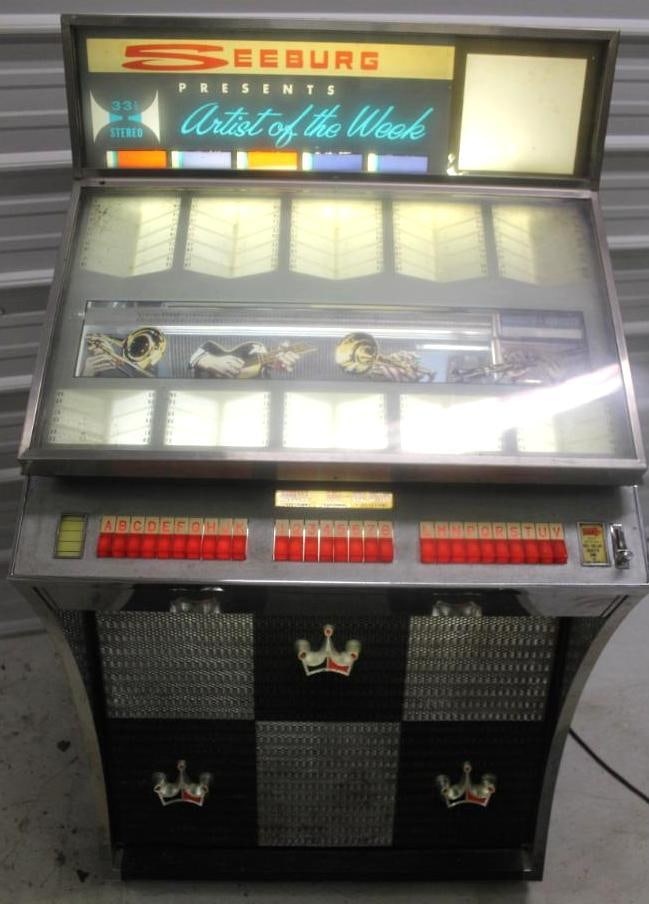 Seeburg Select-O-Matic Model Y160 Juke Box 33 1/3 Stereo: It lights up but the mechanism to select the record is not working. 56" x 32.5" 24". It is on wheels. THIS ITEM MUST BE PICKED-UP IN LOUISVILLE, OH