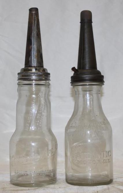 Group of 2 One Quart Oil Bottles Marquette & Atlantic (1 of 3)