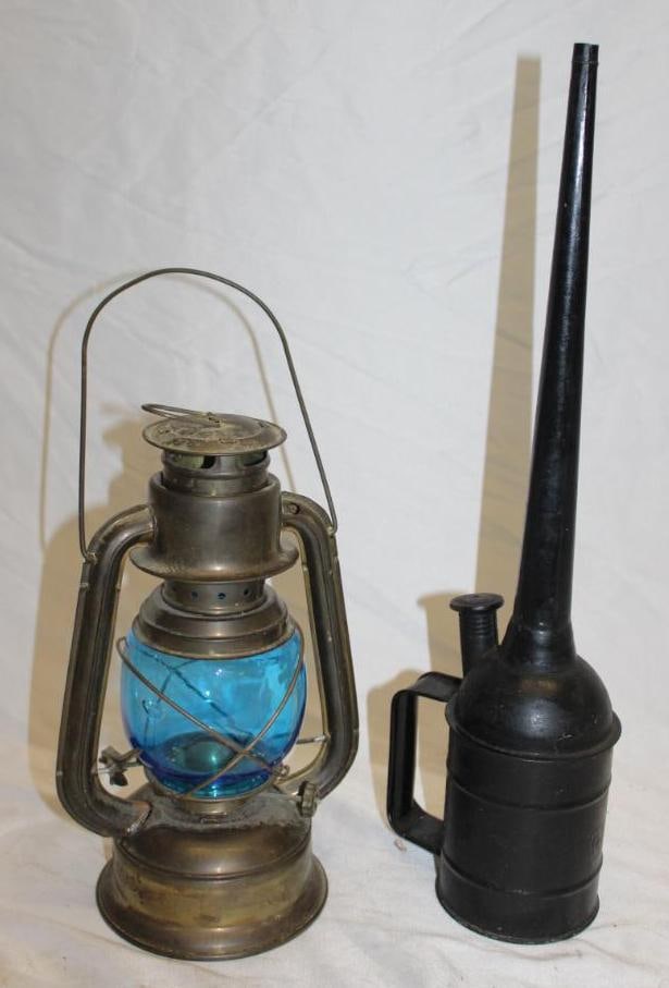 Group of 2 Pennsylvania Railroad Lantern and Oiler Can (1 of 4)