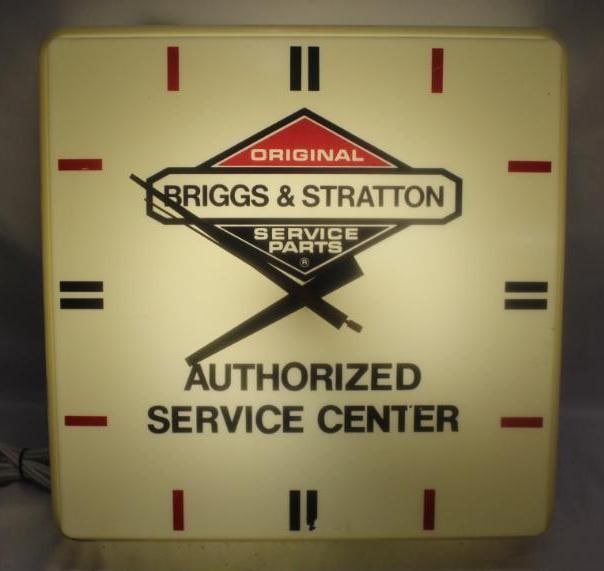 Briggs & Stratton Engines Service Advertising Light-Up Clock (1 of 5)