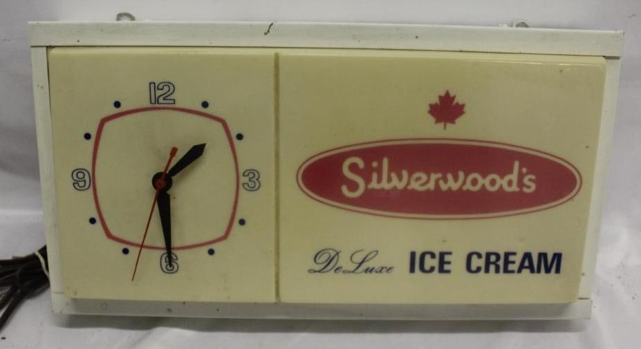 Silverwoods Ice Cream Advertising Light-Up Clock (1 of 4)