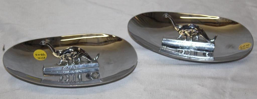 Group of 2 Figural Sinclair Advertising Ashtrays (1 of 2)