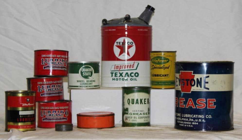 Group of 10 Oil and Grease Cans Lubriko, Western Auto, Texaco, Keystone (1 of 2)