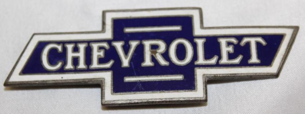 1915-1928 Chevrolet Radiator Emblem Badge (1 of 2)