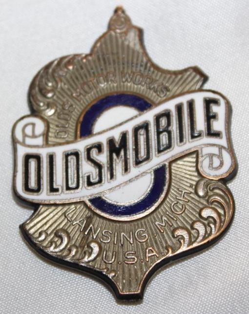 1925-1927 Oldsmobile Radiator Emblem Badge (1 of 2)