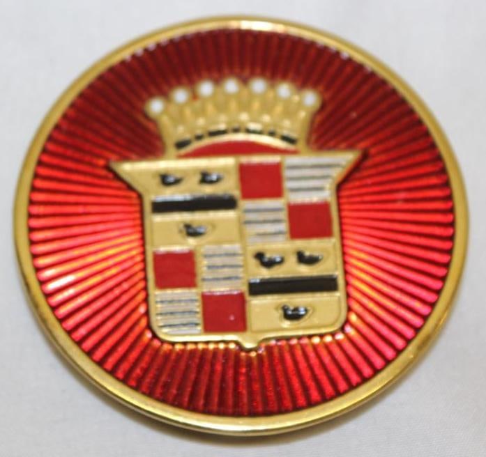1939-1940 Cadillac Hubcap Emblem Badge (1 of 2)