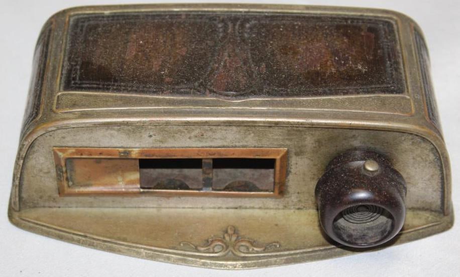 Early Elgin Ornate Accessory Ashtray & Lighter: 6.5" x 2.5" x 4"