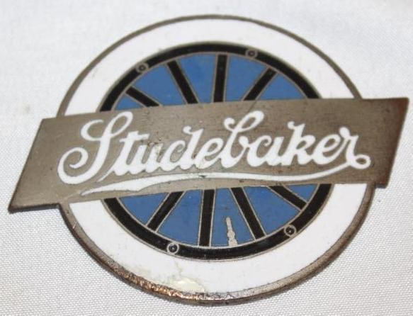 1924-1926 Studebaker Radiator Emblem Badge (1 of 2)