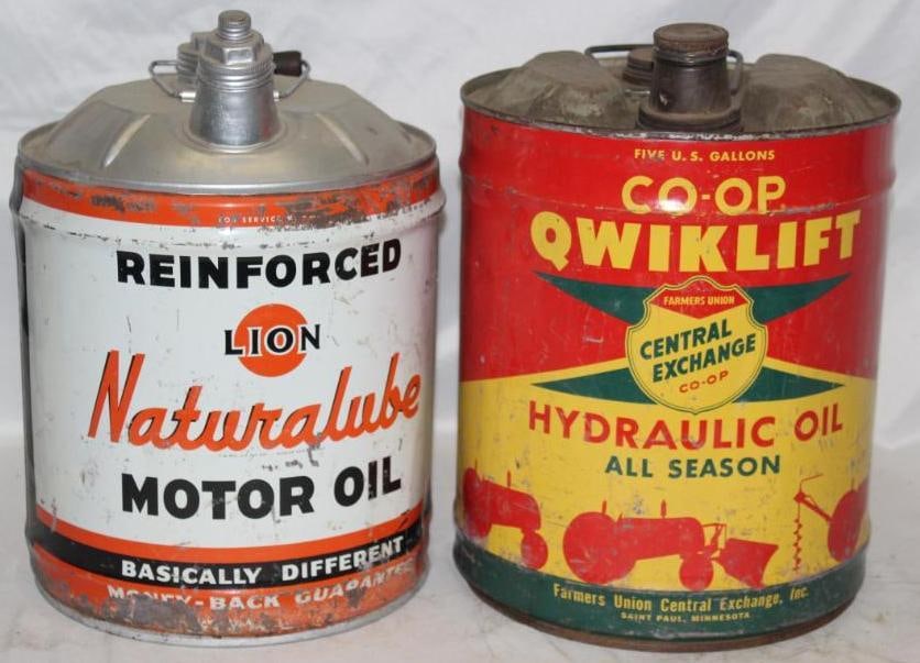 Group of 2 5 Gallon Motor Oil Cans Lion Oil, Co-Op Farmers Union (1 of 2)