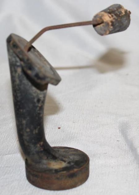 Early Engine Mount Automobile Oil Guage (1 of 5)