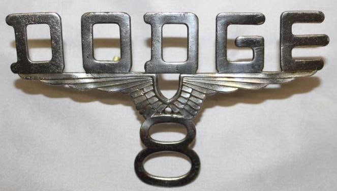 1931-1932 Dodge Brothers 8 Radiator Emblem Script (1 of 2)