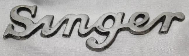 1930's Singer Motor Car Co Radiator Emblem Script (1 of 2)