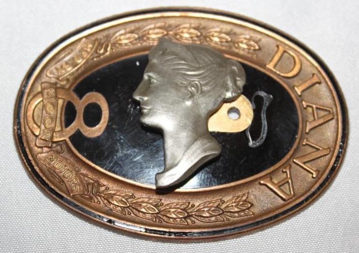 1925-1928 Diana 8 Moon Radiator Emblem Badge (1 of 2)
