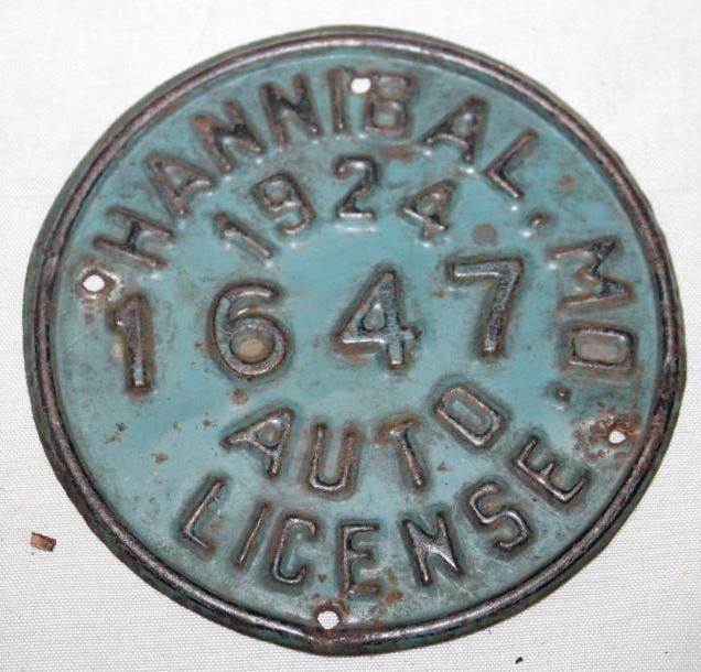 1924 Hannibal MO Automobile License Tag (1 of 2)