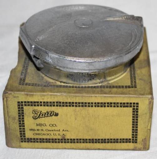 NOS Faith Monogram Locking Radiator Cap (1 of 3)