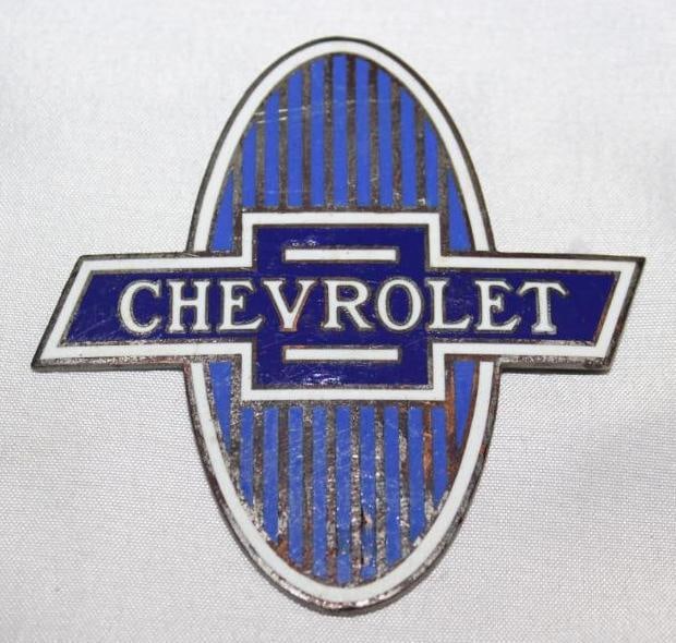 1929-1932 Chevrolet Radiator Emblem Badge (1 of 2)