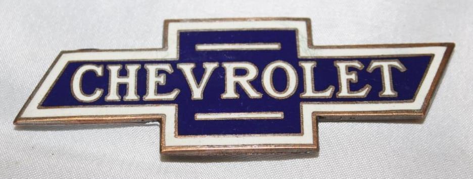 1915-1928 Chevrolet Radiator Emblem Badge (1 of 2)