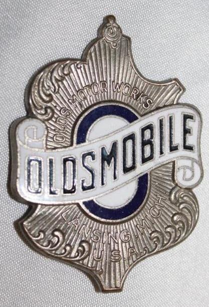 1925-1927 Oldsmobile Radiator Emblem Badge (1 of 2)